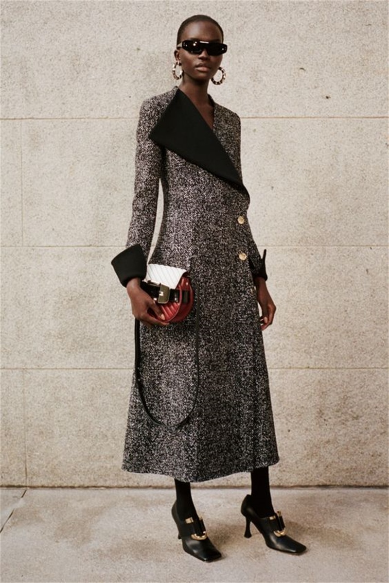 Women Formal Wear Designers - Pardessus long à fines rayures pour