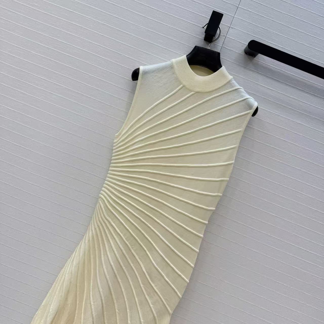 Robe ajustée en laine plissée  - Women Formal Wear Designers avis et prix